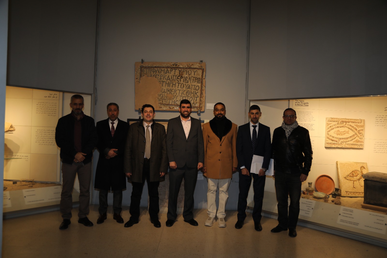 مقتنيات "آثار اليرموك" أمام وفدي المركز الثقافي الإماراتي والبنك العربي